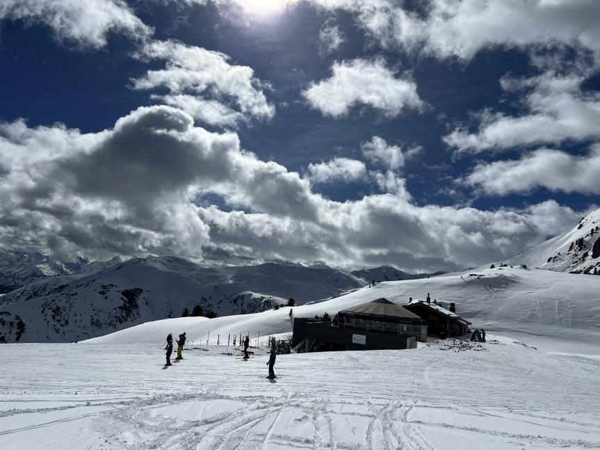 Auf den Brettern, die die Welt bedeuten: Das EFG- Wintersportprojekt 2024 auf großer Fahrt im Hochzillertal