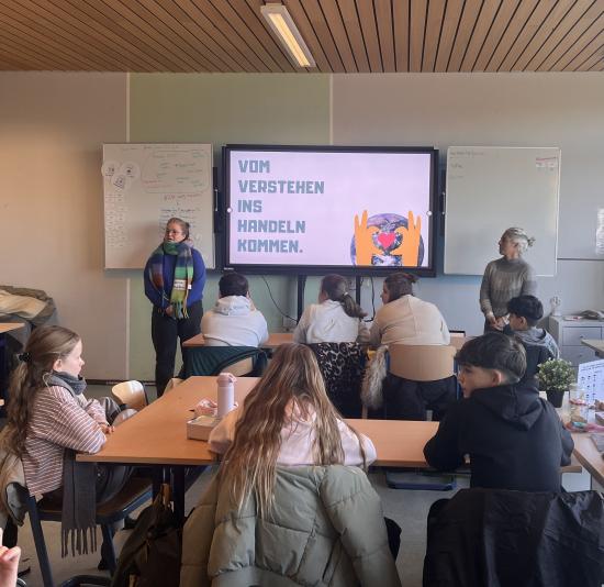 Nachhaltiger Blick in die Zukunft in der Mini-Projektwoche der Klasse 7.5: Was verbindet „Nutella“ mit dem Klimawandel?