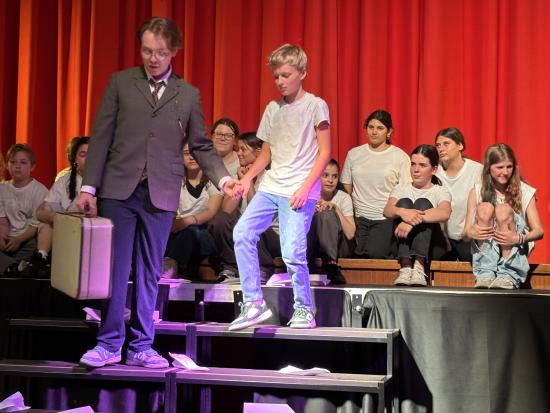 Die EFG-Musical-AG präsentierte mit ihrem aktuellen Stück „Ein Lehrer – ein Chor – ein Wunder“,