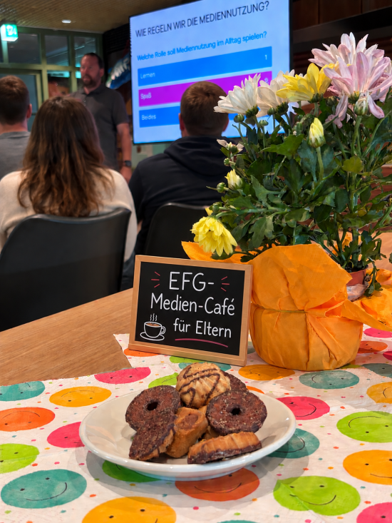 EFG-Medien-Café für Eltern: Mit Vertrauen, Orientierung und Augenmaß digi-tale Lebenswelten verstehen und Kinder sicher begleiten