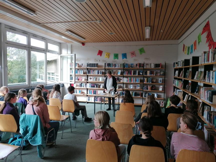 Spannende Lesung zur Lit. Ronsdorf in der EFG-Bibliothek am 19.10.1023