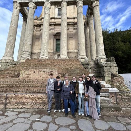 Rom als Klassenzimmer: EFG-Lateinkurs der Oberstufe auf Studienfahrt 2026